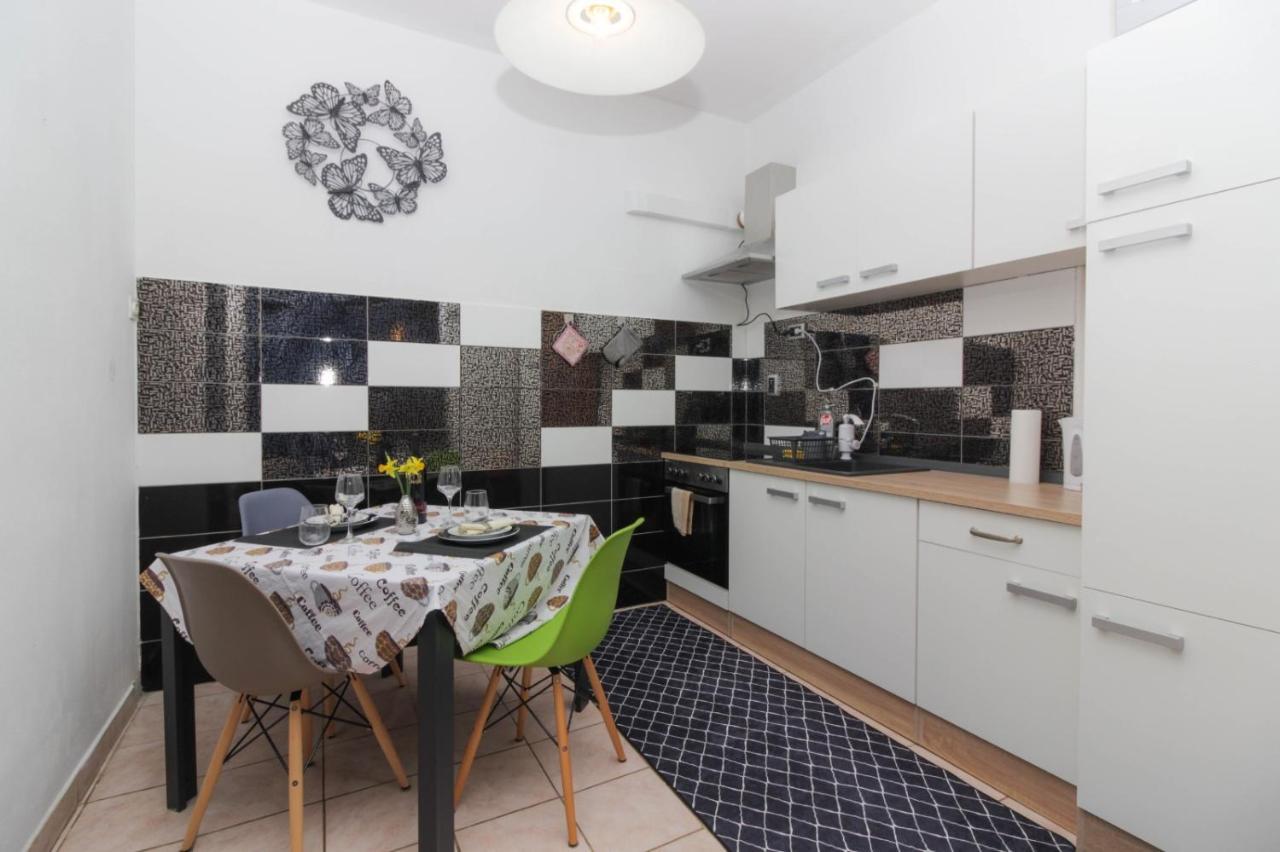 Apartmani Miletic Zara Esterno foto