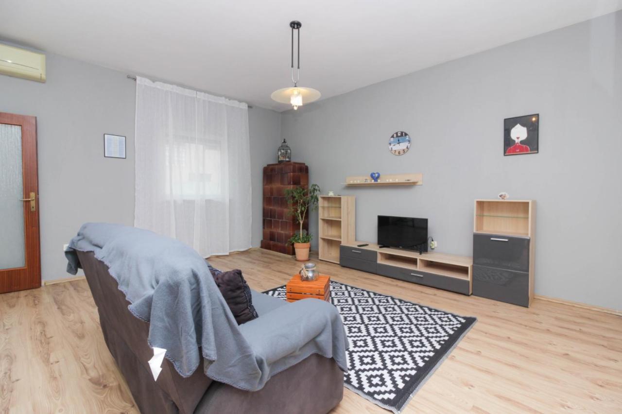 Apartmani Miletic Zara Esterno foto