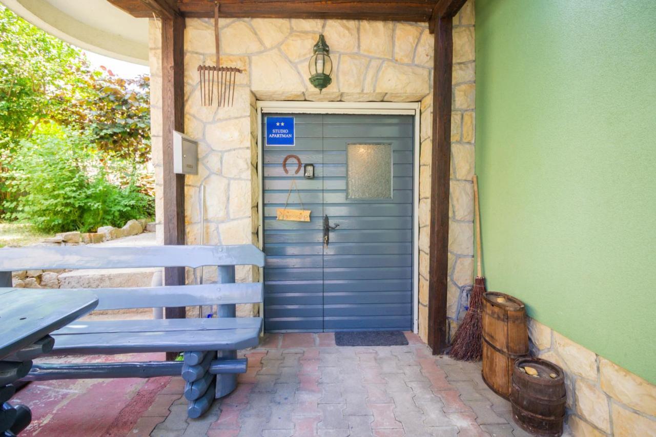 Apartmani Miletic Zara Esterno foto