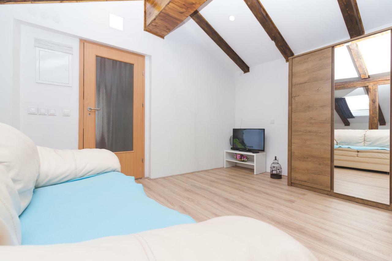 Apartmani Miletic Zara Esterno foto
