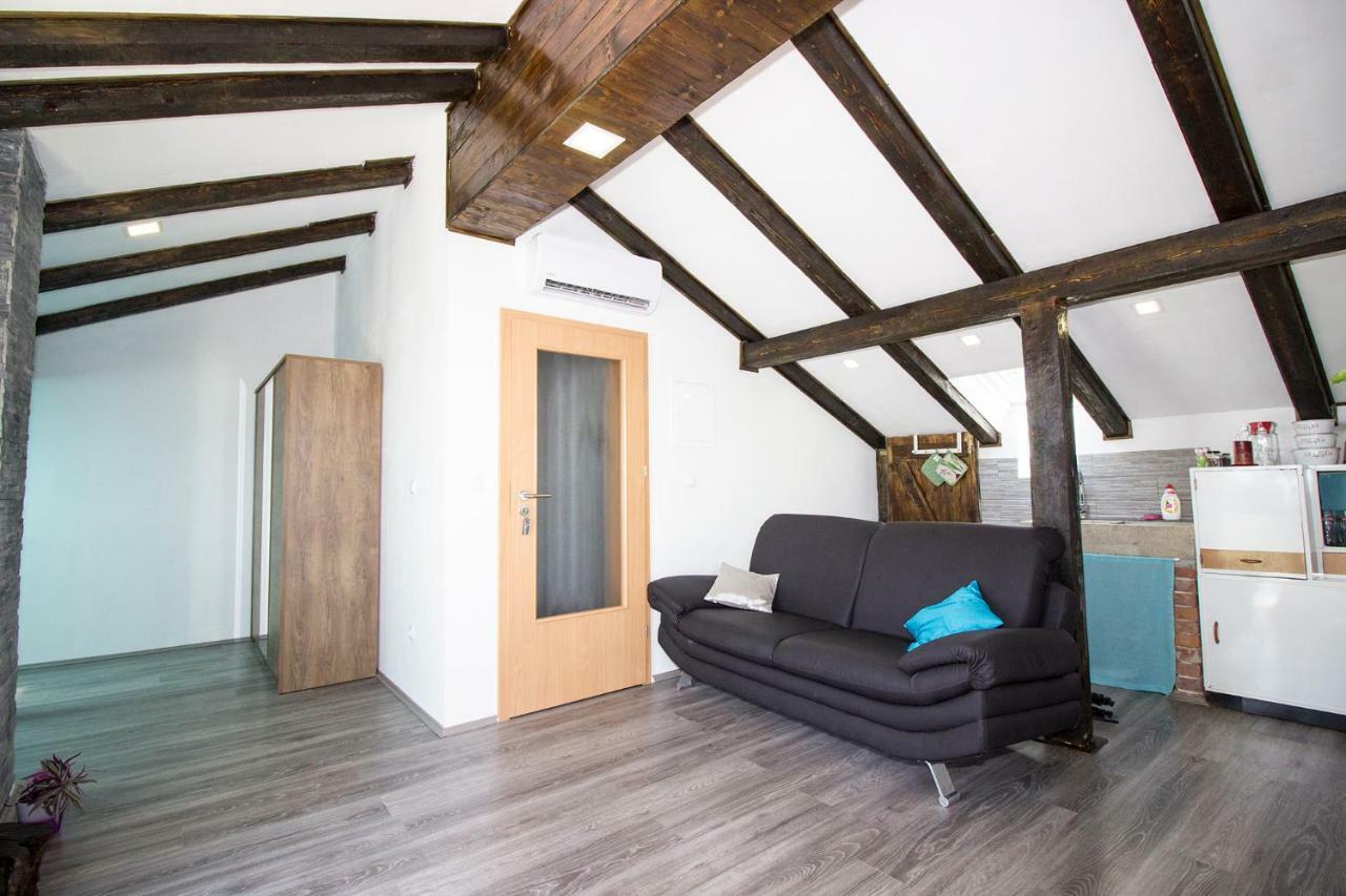 Apartmani Miletic Zara Esterno foto