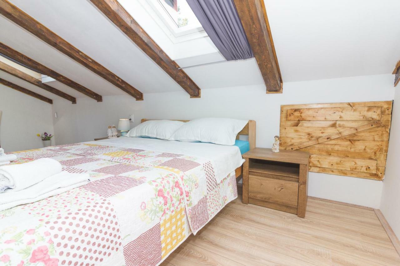 Apartmani Miletic Zara Esterno foto