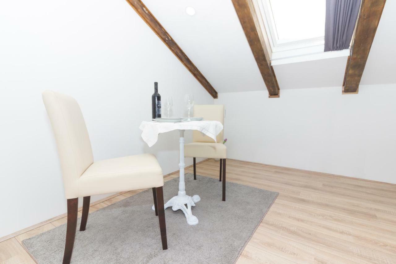 Apartmani Miletic Zara Esterno foto