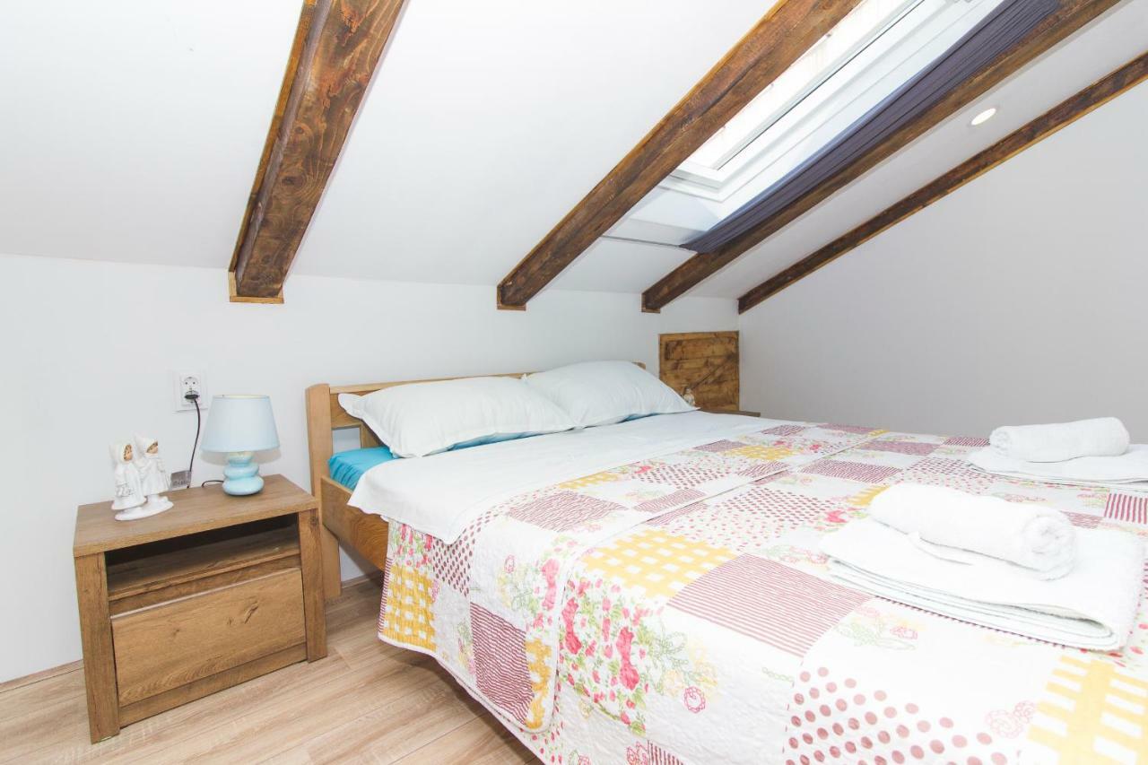 Apartmani Miletic Zara Esterno foto