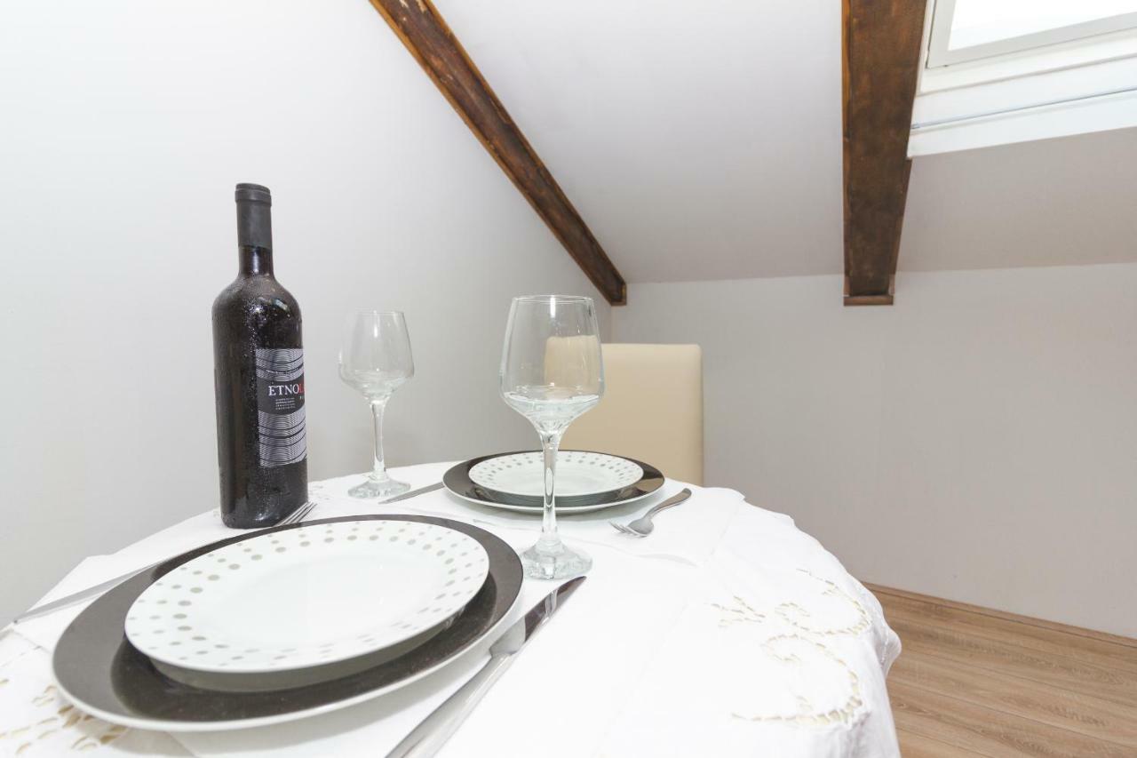 Apartmani Miletic Zara Esterno foto