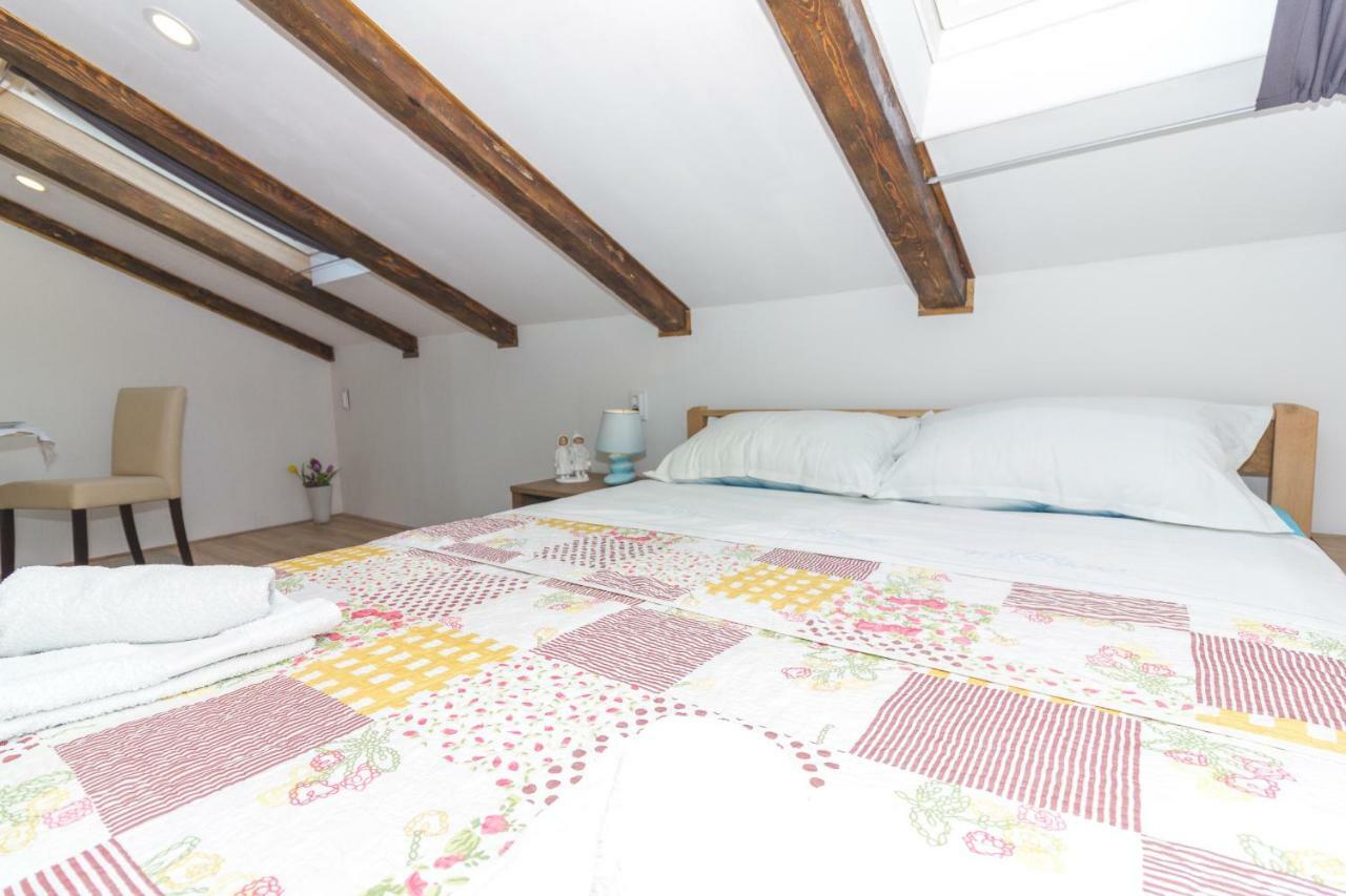 Apartmani Miletic Zara Esterno foto